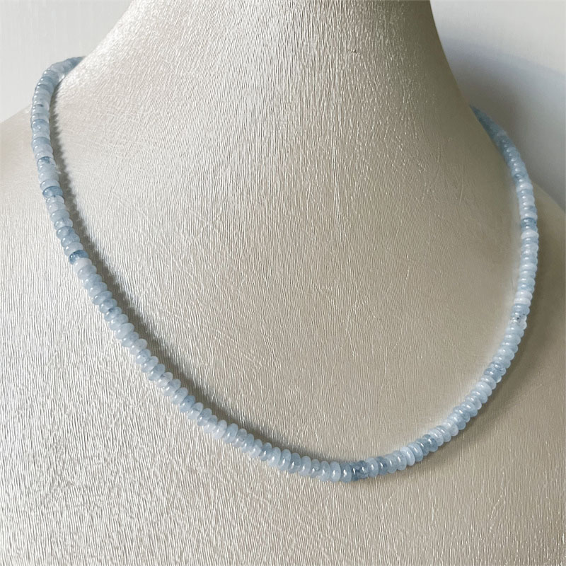 Collar de cuentas de piedra Na - Yoga Health & Fitness Center reseña y precio